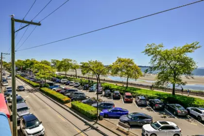 Hot Tub / Spa Photo of 201 14881 Marine Drive, White Rock, BC
