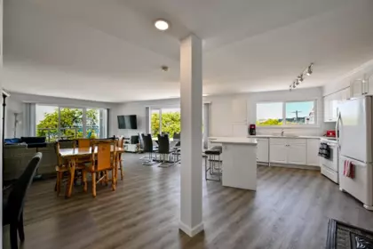 Mudroom Photo of 201 14881 Marine Drive, White Rock, BC