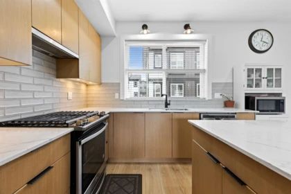 Kitchen Photo of 22 19255 Aloha Drive, Surrey, BC