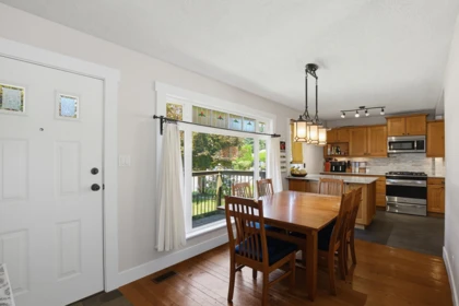 Breakfast Nook Photo of 34348 Laburnum Avenue, Abbotsford, BC