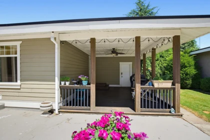 Hot Tub / Spa Photo of 34348 Laburnum Avenue, Abbotsford, BC