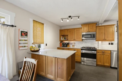 Primary Bedroom Photo of 34348 Laburnum Avenue, Abbotsford, BC