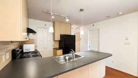 Kitchen Island Photo of 511 819 Hamilton Street, Vancouver, BC
