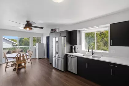 Kitchen Photo of 5 11954 Hawthorne Street, Maple Ridge, BC