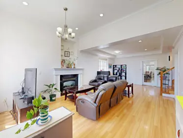 5685 Neville Street, Burnaby, BC, Burnaby — Half Duplex for sale