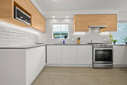 Kitchen Island Photo of 75 Springer Avenue, Burnaby, BC