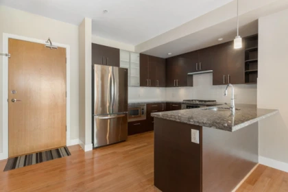 302 14200 Riverport Way, Richmond, BC, Richmond — Apartment/Condo for sale
