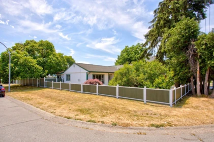 Kitchen Photo of 12488 92 Avenue, Surrey, BC