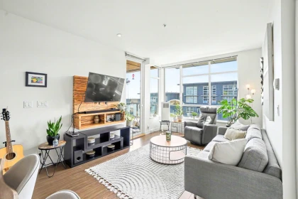 316 9150 University High Street, Burnaby, BC, Burnaby — Apartment/Condo for sale