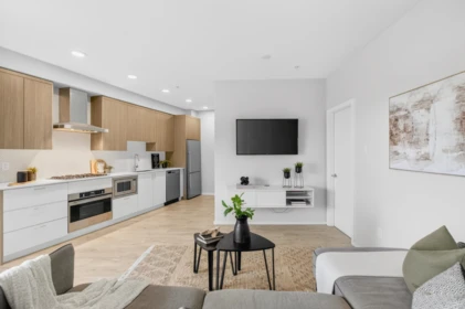 215 6283 Kingsway Avenue, Burnaby, BC, Burnaby — Apartment/Condo for sale