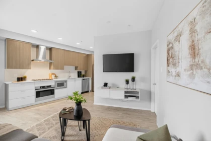 215 6283 Kingsway Avenue, Burnaby, BC, Burnaby — Apartment/Condo for sale