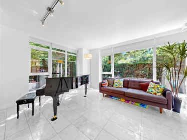 1211 W Cordova Street, Vancouver, BC, Vancouver — Townhouse for sale