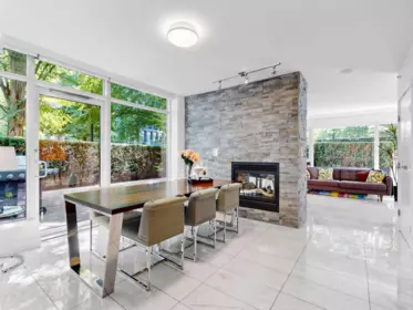 Kitchen Island Photo of 1211 W Cordova Street, Vancouver, BC