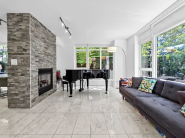 1211 W Cordova Street, Vancouver, BC, Vancouver — Townhouse for sale