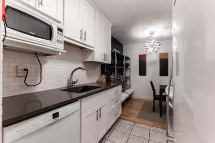 Walk-In Closet Photo of 342 1844 W 7th Avenue, Vancouver, BC