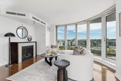 2106 918 Cooperage Way, Vancouver, BC, Vancouver — Apartment/Condo for sale
