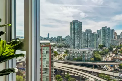 Outdoor Deck Photo of 2106 918 Cooperage Way, Vancouver, BC