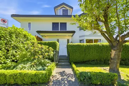 305 E 17th Street, North Vancouver, BC, North Vancouver — Townhouse for sale