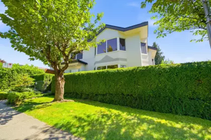 305 E 17th Street, North Vancouver, BC, North Vancouver — Townhouse for sale