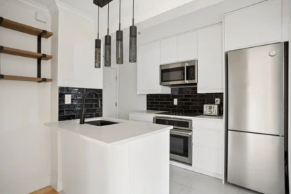 Kitchen Photo of 213 1940 Barclay Street, Vancouver, BC