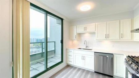 Kitchen Photo of 1803 7380 Elmbridge Way, Richmond, BC
