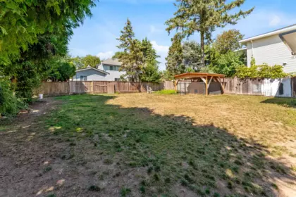 Laundry Room Photo of 9223 134 Street, Surrey, BC