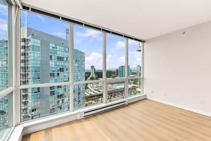 Hallway Photo of 3202 13688 100 Avenue, Surrey, BC