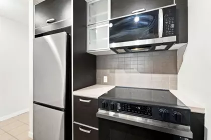 Kitchen Island Photo of 3202 13688 100 Avenue, Surrey, BC