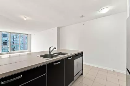Kitchen Photo of 3202 13688 100 Avenue, Surrey, BC