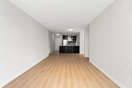 Primary Bathroom Photo of 3202 13688 100 Avenue, Surrey, BC