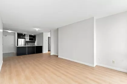 Walk-In Closet Photo of 3202 13688 100 Avenue, Surrey, BC