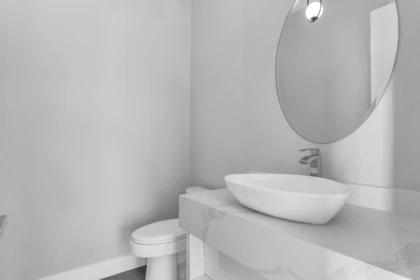 Guest Bathroom Photo of 19685 74 Avenue, Langley, BC
