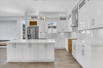 Kitchen Island Photo of 19685 74 Avenue, Langley, BC