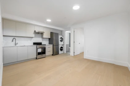 5081 Crown Avenue, Vancouver, BC, Vancouver — Half Duplex for sale