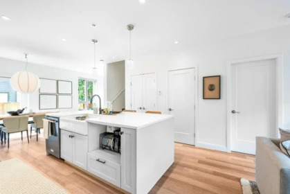Kitchen Photo of 127 525 E 2nd Street, North Vancouver, BC
