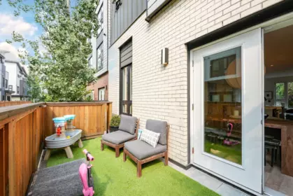 Outdoor Patio Photo of 127 525 E 2nd Street, North Vancouver, BC