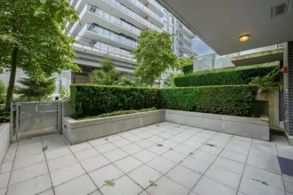 110 9025 Highland Court, Burnaby, BC, Burnaby — Apartment/Condo for sale