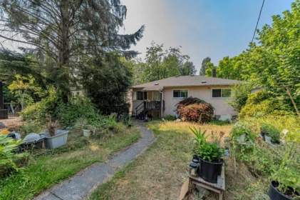 Breakfast Nook Photo of 3026 Garden Drive, Vancouver, BC