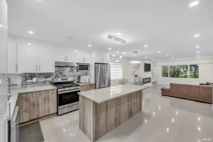 Kitchen Island Photo of 11280 Caravel Court, Richmond, BC