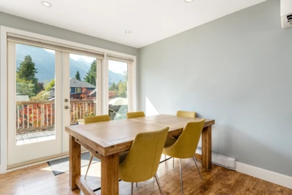 Breakfast Nook Photo of 41843 Faith Road, Squamish, BC