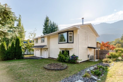 41843 Faith Road, Squamish, BC, Squamish — Single Family Residence for sale