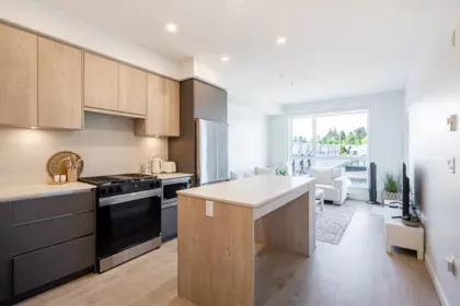 Kitchen Photo of 516 19577 65b Avenue, Surrey, BC