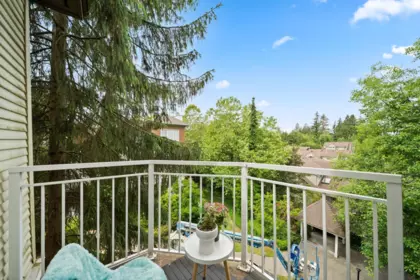 Kitchen Photo of 404 10186 155 Street, Surrey, BC