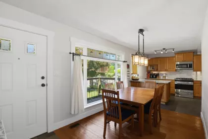 Family Room Photo of 34348 Laburnum Avenue, Abbotsford, BC