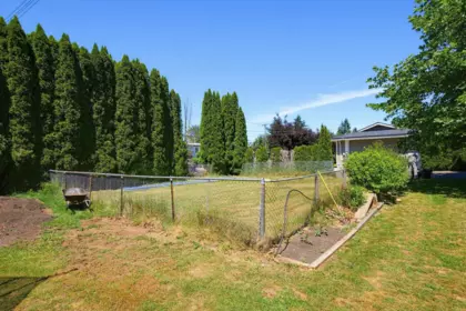 Outdoor Kitchen Photo of 34348 Laburnum Avenue, Abbotsford, BC