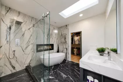 Hallway Photo of 9140 Diamond Road, Richmond, BC