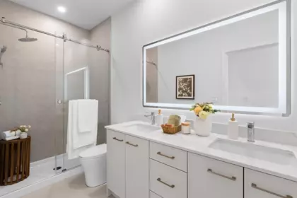 Guest Bathroom Photo of 102 16795 Edgewood Drive, Surrey, BC