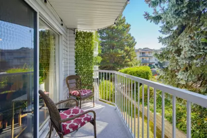 Entry Foyer Photo of 206 2750 Fuller Street, Abbotsford, BC