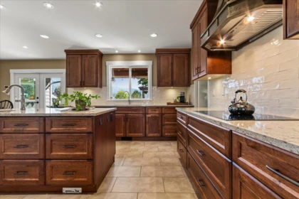 Breakfast Nook Photo of 46378 John Place, Chilliwack, BC