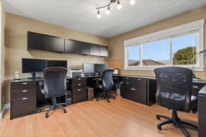 Garage Interior Photo of 46378 John Place, Chilliwack, BC